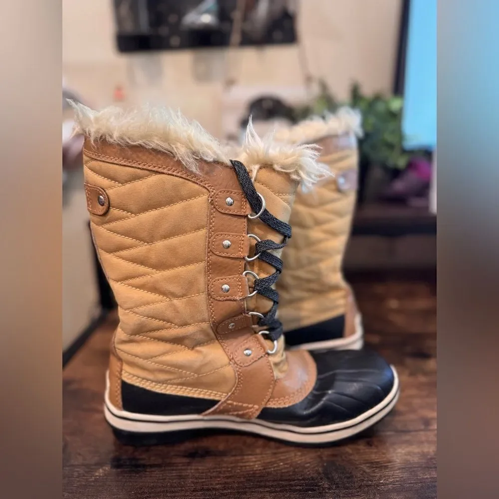 Sorel Torfino Tan‎ lace up boots size 6
